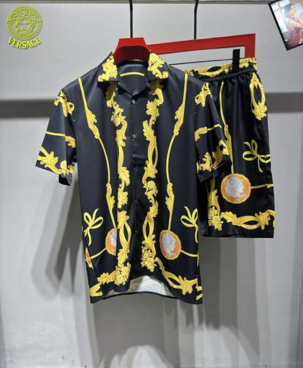 Picture of Versace Shirt Pant Suits _SKUVersaceS-XXL12yn32625227